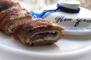 Clatite din banane (cu crema de branza si stafide)