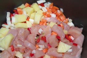 Ciorba de pui cu legume la slow cooker Crock-Pot