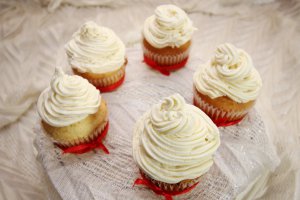 Cupcakes cu ciocolata alba
