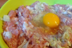 Muffins de vitel cu legume mexicane