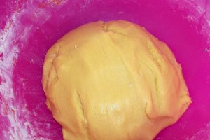 Desert piersici umplute cu crema de ciocolata
