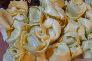 Supa cu tortellini