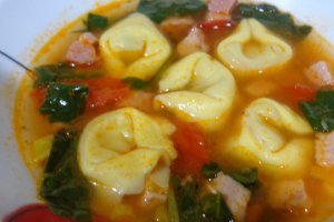 Supa cu tortellini