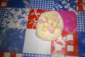 Painici chifle cu sunca si cascaval
