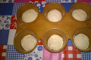 Painici chifle cu sunca si cascaval