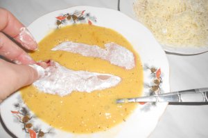 Muschiulet de pui in crusta de cascaval si mustar