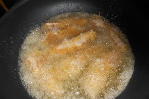 Muschiulet de pui in crusta de cascaval si mustar