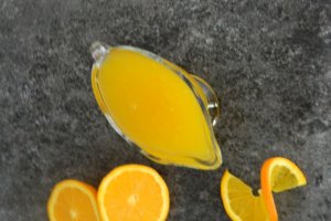 Sos de portocale, reteta aromata perfecta pentru a imbogati gustul oricarui desert