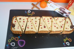 Tarta in crusta de biscuiti cu migdale, dulceata de portocale si crema de frisca cu orange crud