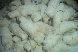 Cornulete fragede cu dulceata