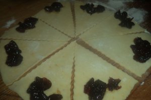 Cornulete fragede cu dulceata