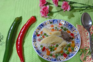 Supa de vitel cu mazare, smantana si tarhon