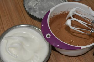 Sufleu de branza cu ciocolata si mere caramelizate