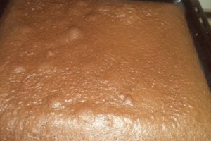 Prajitura cu mouse de ciocolata si crema de biscuiti (reteta 900)