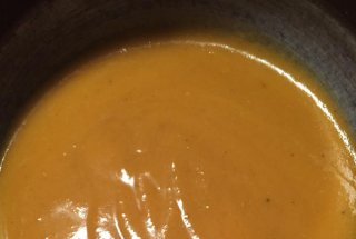 Supa din cartofi dulci si curry