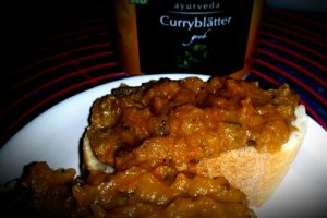 Curry de vinete in sos dulce acrisor de rosii