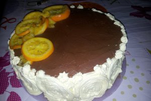 Tort de ciocolata, portocale si nuci pentru o dubla aniversare