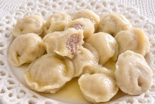 Pelimeni sau coltunasi cu carne