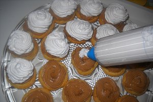 Choux-uri cu crema de ness si ciocolata