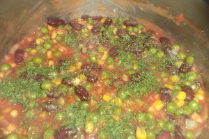 Mix de boabe in sos de tomate