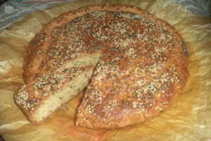Paine de dieta cu branza si seminte