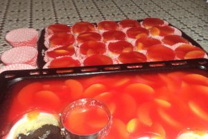 Prajiturele motate cu fructe si budinca