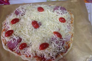 Pizza cu ce ai prin frigider