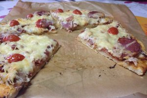 Pizza cu ce ai prin frigider