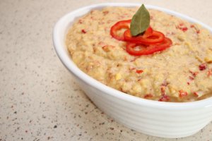 Salată de vinete cu ardei copți