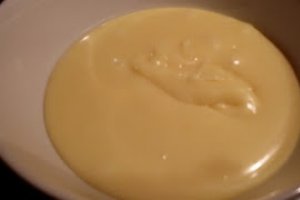Tort cu ciocolata si zmeura