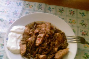 Mancare de pastai cu muschiulet de porc