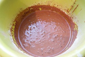 Clatite cu cacao, crema mascarpone, portocala si caramel