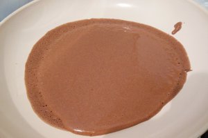 Clatite cu cacao, crema mascarpone, portocala si caramel