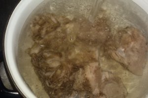 Ciorba din oase de porc cu spanac