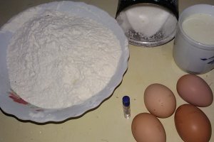 Clatite cu dulceata de cirese