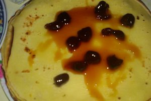Clatite cu dulceata de cirese