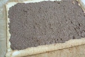 Rulada din albusuri cu crema de cocos si ciocolata