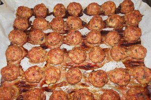 Chiftele in sos de branzeturi