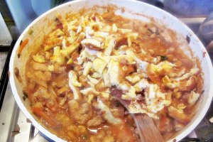 CHEC APERITIV CU PUI, ȘUNCĂ, CIUPERCI ȘI LEGUME