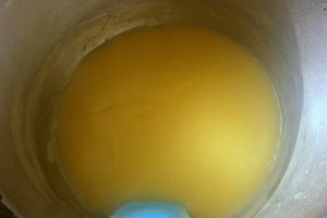Tort de clatite cu crema de vanilie si dulceata de capsuni