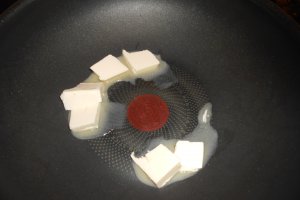 Urzici cu ou si sunca prajita