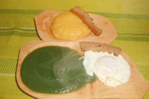 Urzici cu ou si sunca prajita