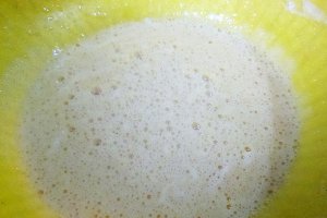 Tort de clatite cu ciocolata si capsuni