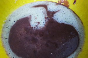 Tort de clatite cu ciocolata si capsuni
