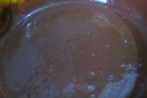 Tort de clatite cu ciocolata si capsuni