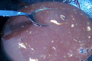 Tort de clatite cu ciocolata si capsuni