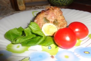 Mini-rulada cu carne si oua de prepelita