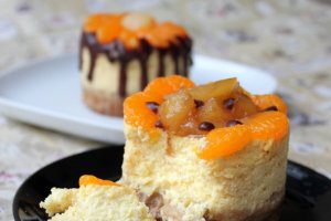 Mini cheesecake cu ananas si ciocolata