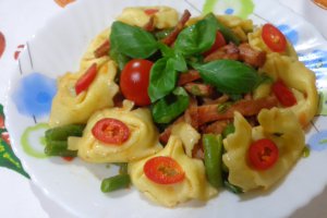 Tortellini cu fasole verde si muschiulet de porc