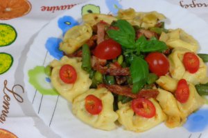 Tortellini cu fasole verde si muschiulet de porc